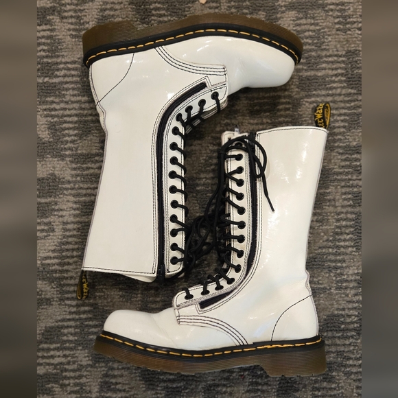 Doc Martens 9733w white patent leather riding boot size 6US - Picture 3 of 7